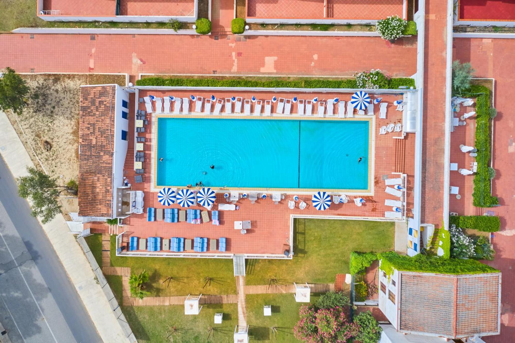 Casa Vacanze Lux By White Aparthotel I Casoni Exterior photo