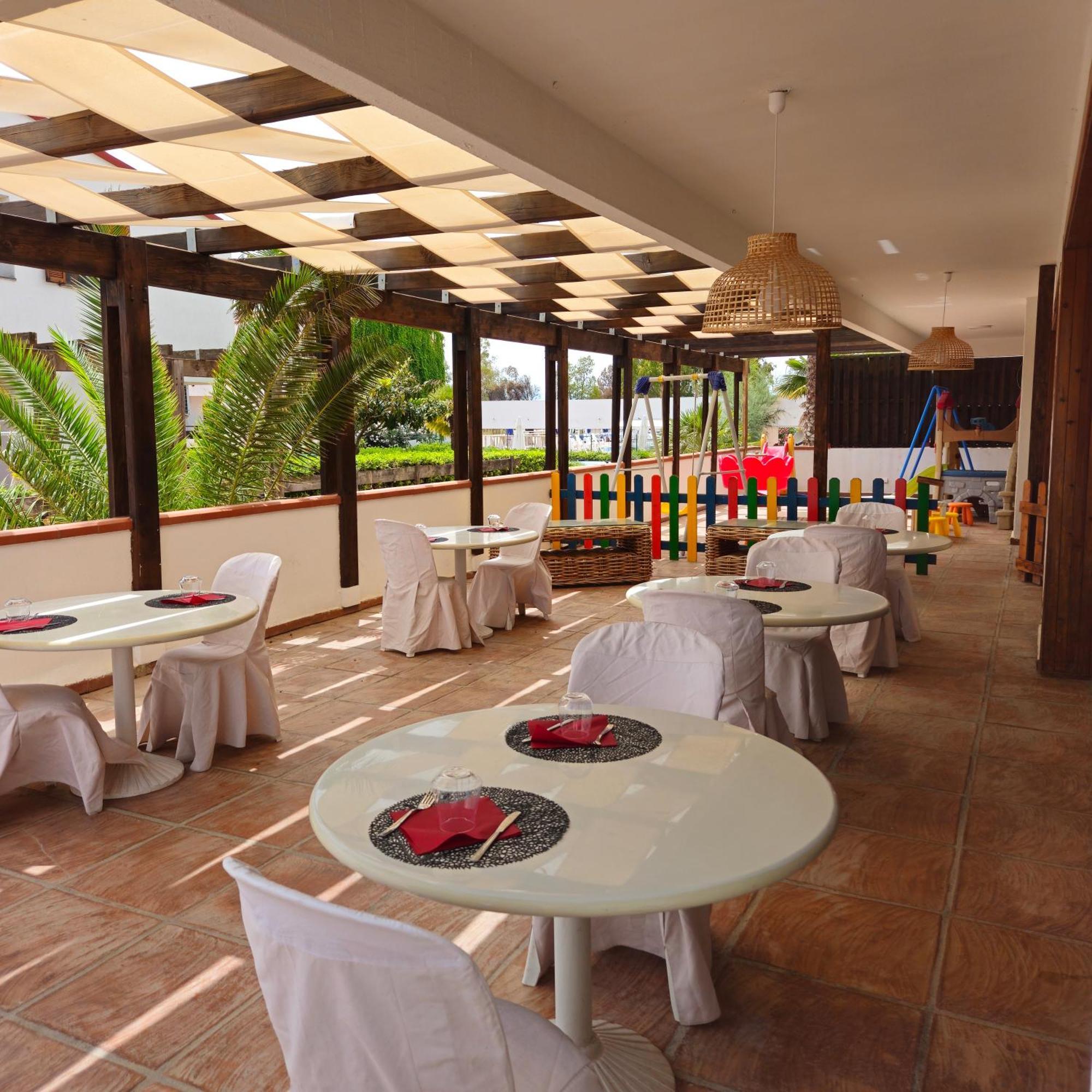Casa Vacanze Lux By White Aparthotel I Casoni Exterior photo